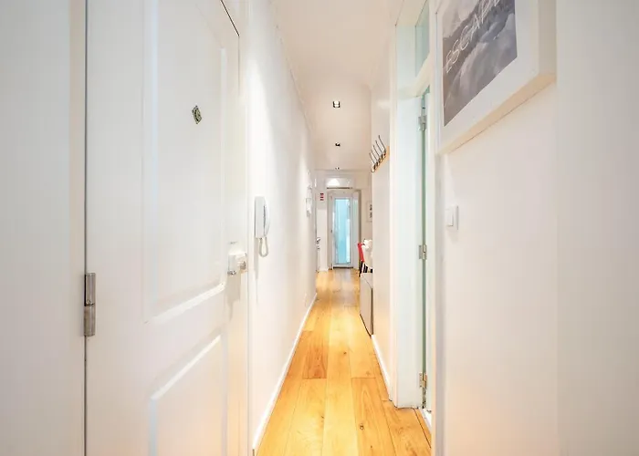 Guestready - Glorious Near Miradouro Da Graca Апартаменти *