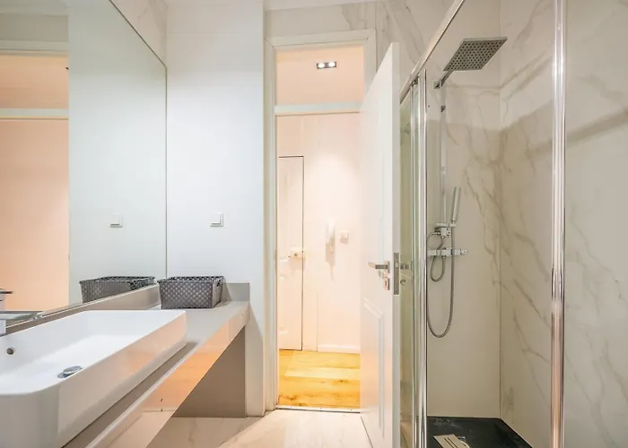 Guestready - Glorious Near Miradouro Da Graca Апартаменти *